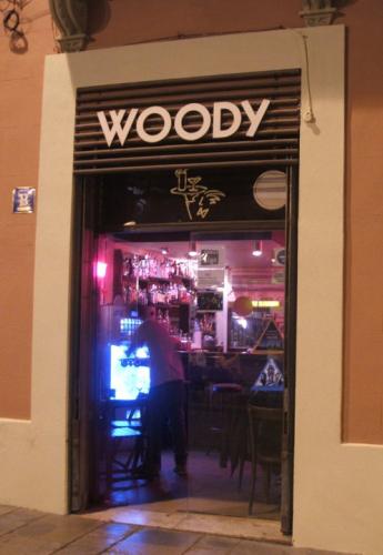 WOODY Bar