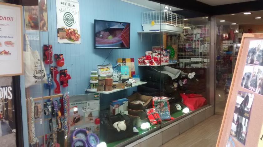 INDIDOGS. Botiga i perruqueria canina