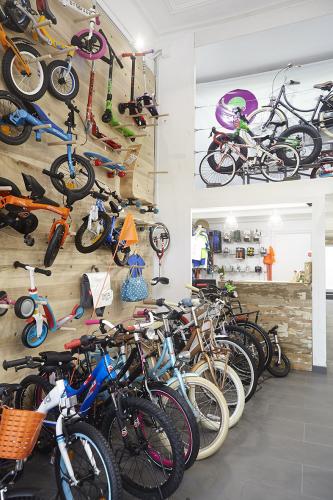 KIDS ON WHEELS. Bicicletes infantils