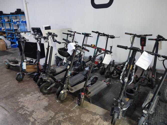 URBAN SCOOTER Patinets el&egrave;ctrics