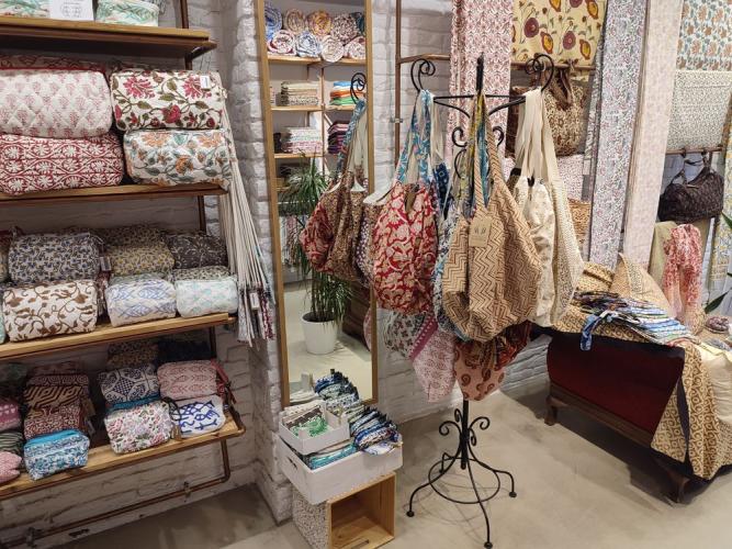ANTONIONA Teles estampades a mà